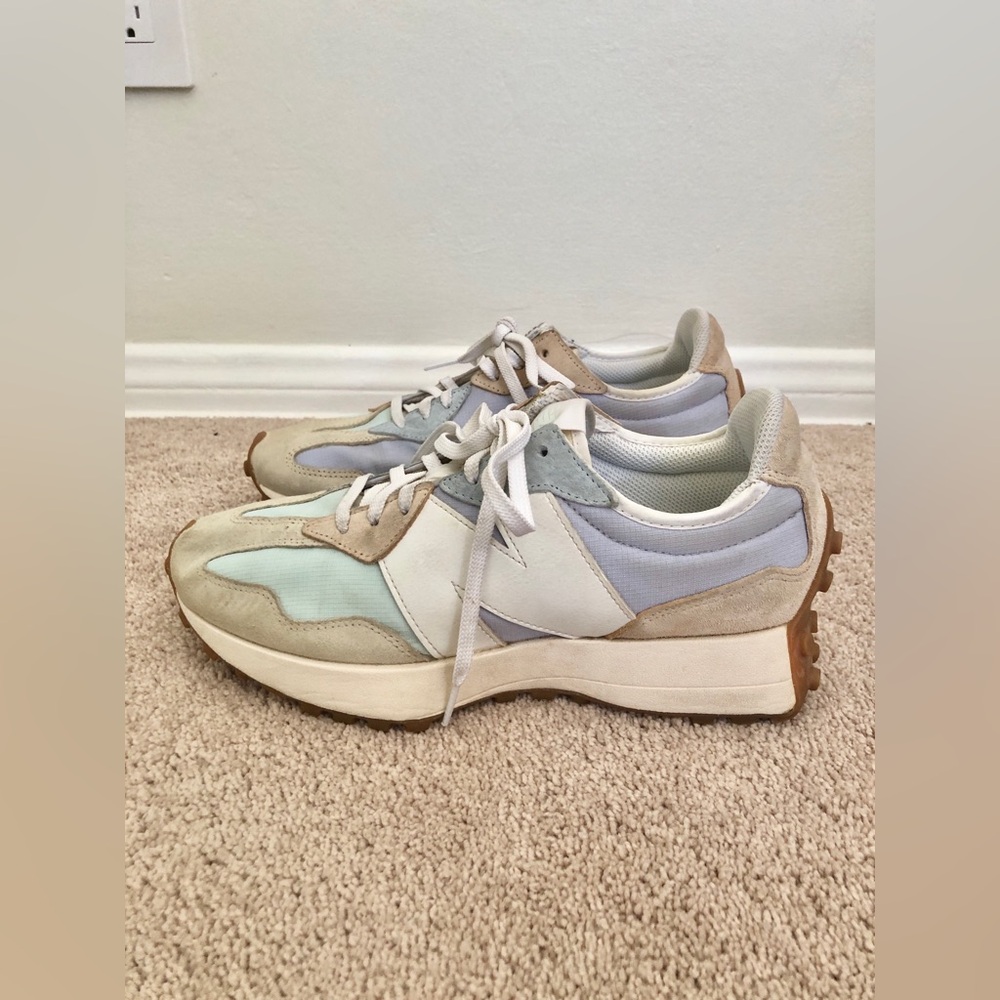 New Balance Womens 327 White Blue Colorblock Pastel Sneakers Walking Shoes sze 9 - Picture 4 of 10